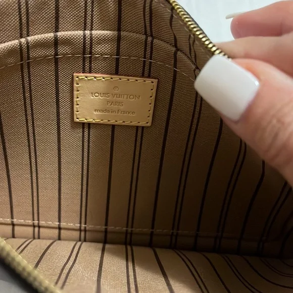 BRAND NEW Louis Vuitton Monogram zip wristlet Authentic - Picture 5 of 6